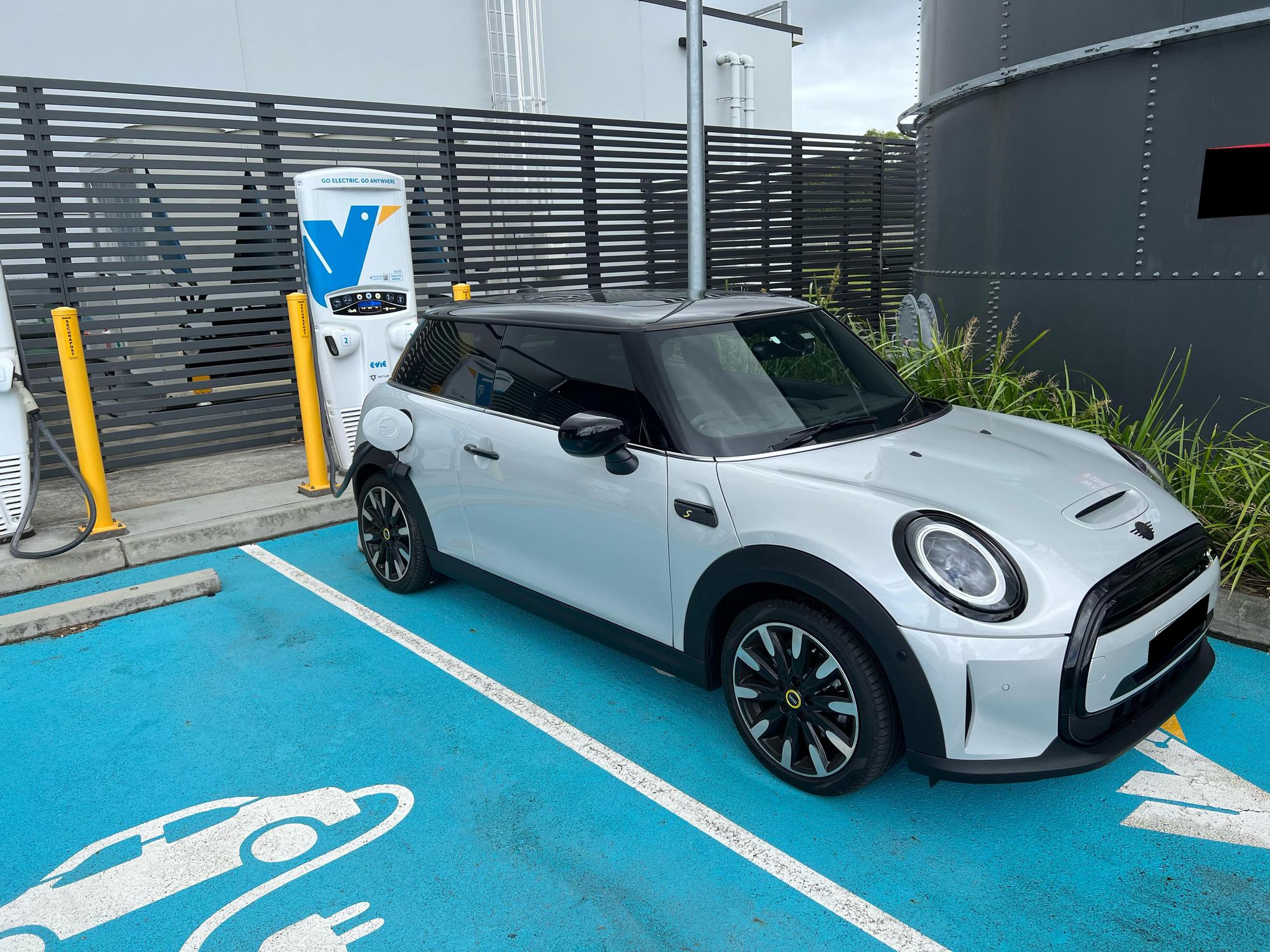 Brisbane Airport DFO Nick Scali Brisbane Airport, QLD EV Station