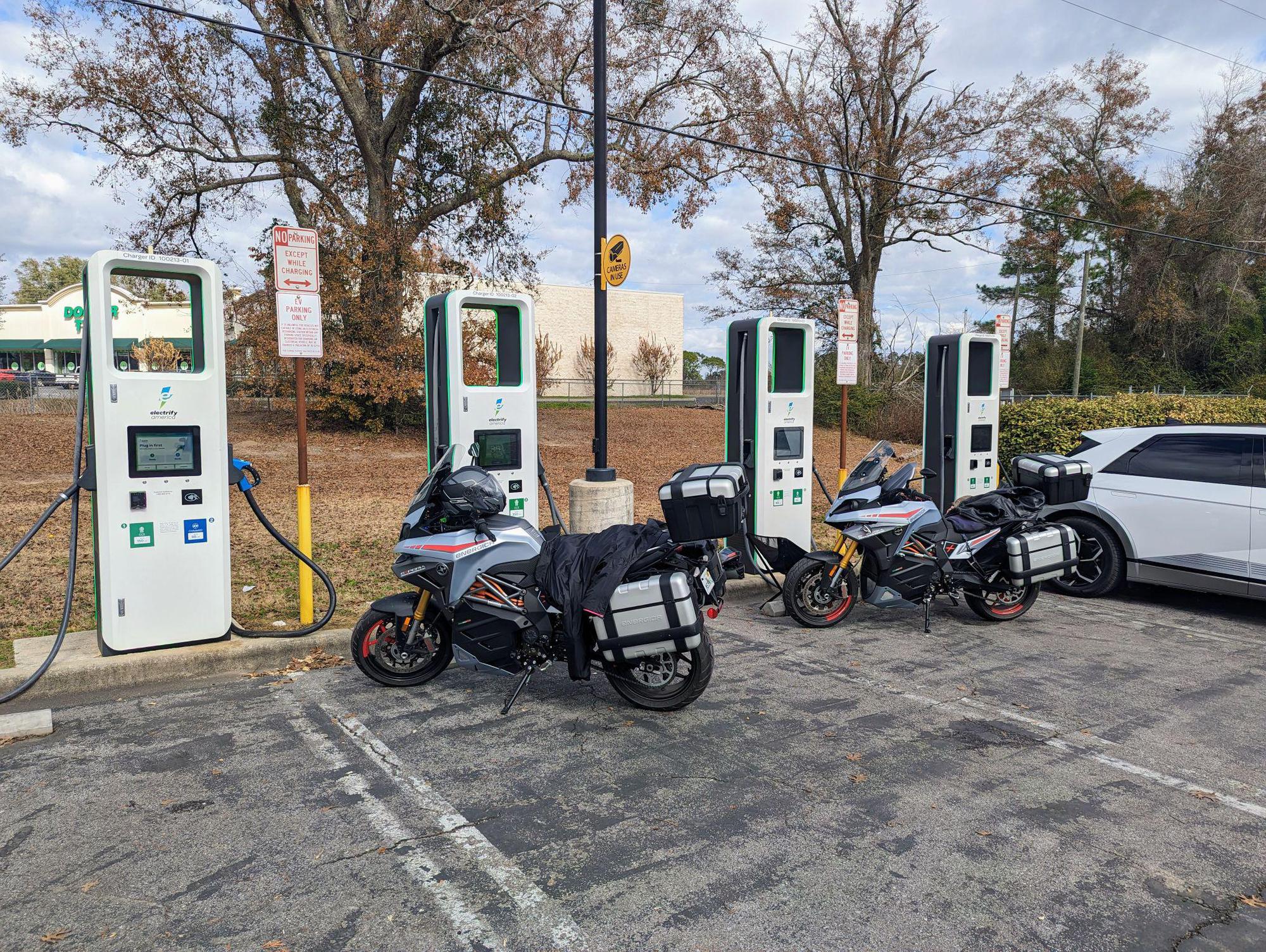 Walmart Supercenter Chipley, FL EV Station