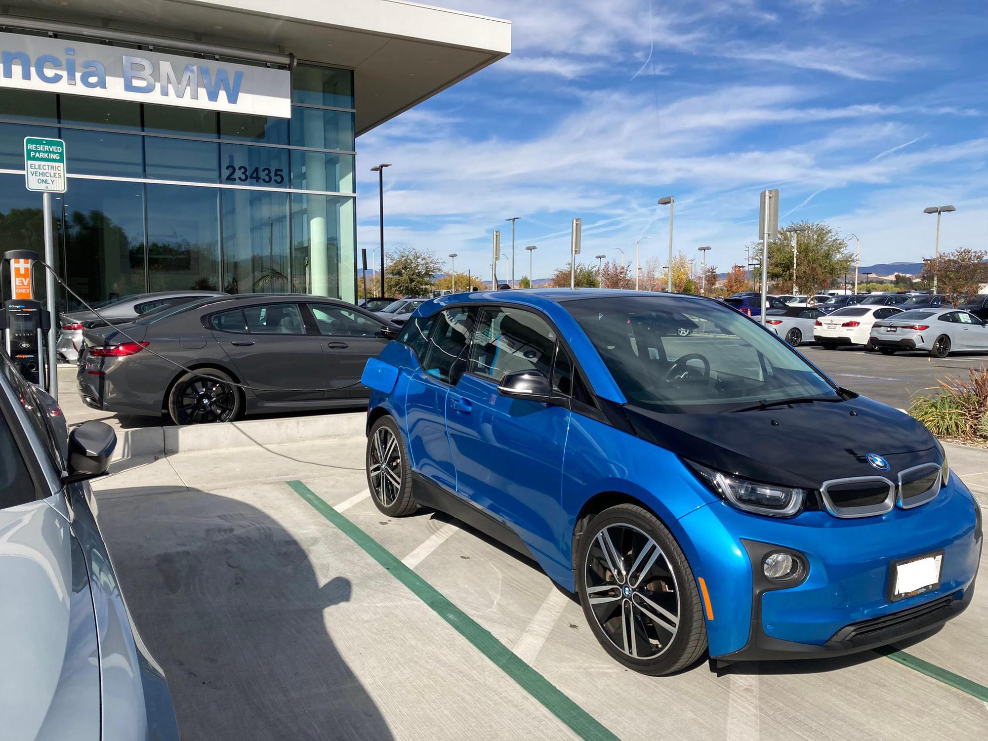 Valencia BMW | Santa Clarita, CA | EV Station