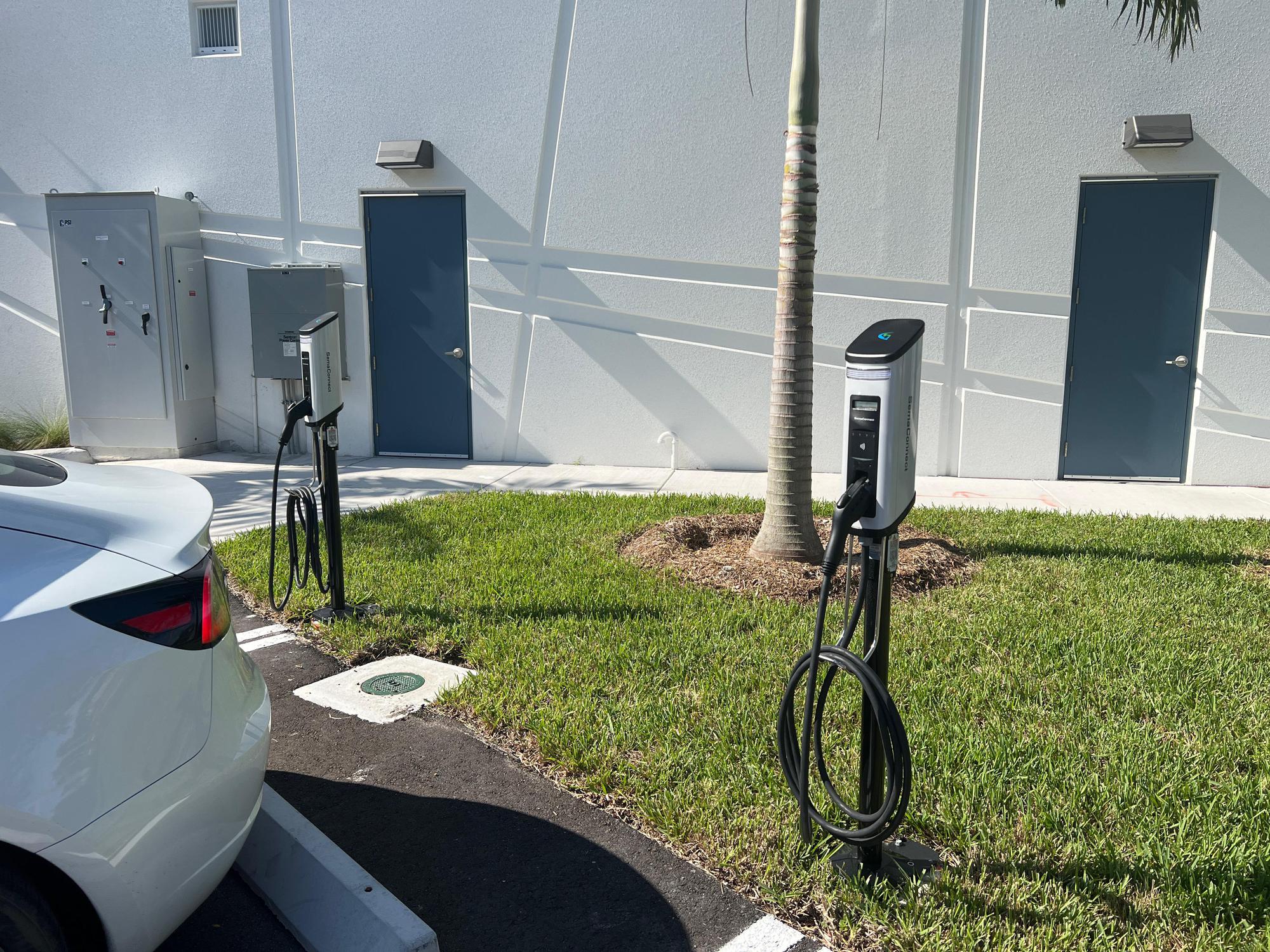 Boca Ice & Fine Arts Center | Boca Raton, FL | EV Station