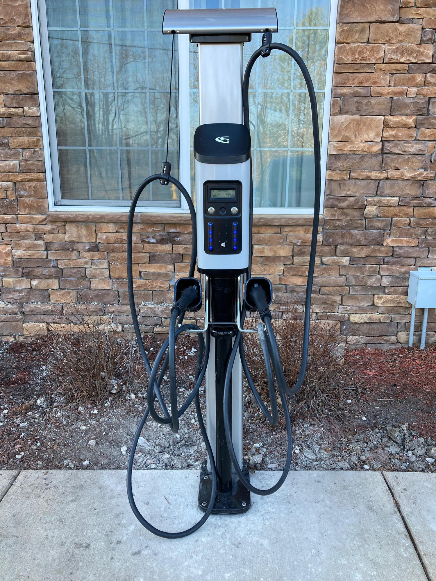 Comfort Suites Libertyville North Libertyville, IL EV Station
