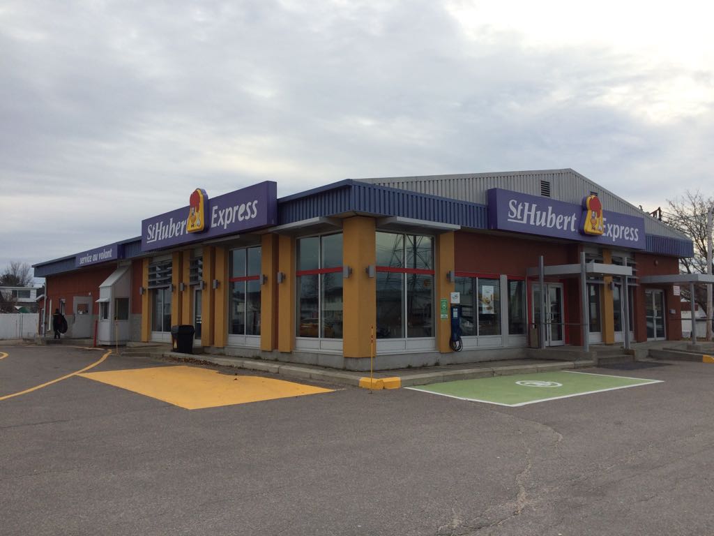 Rôtisserie St Hubert QC EV Station