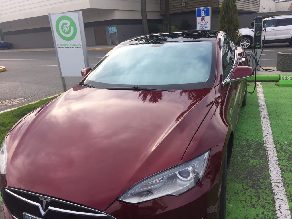 Woodgrove Centre Toys"R"Us Nanaimo, BC EV Station