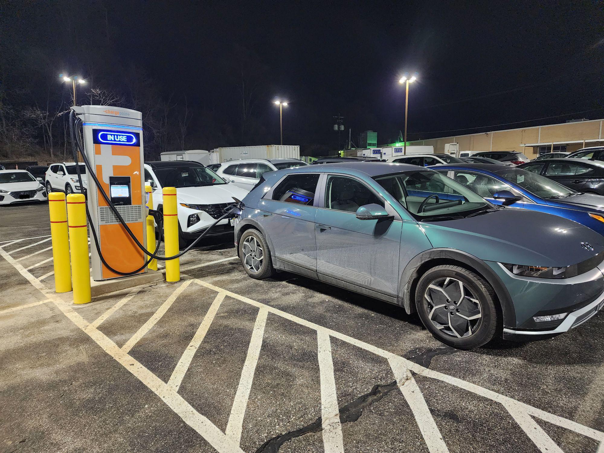 Beardmore Hyundai Bellevue, NE EV Station