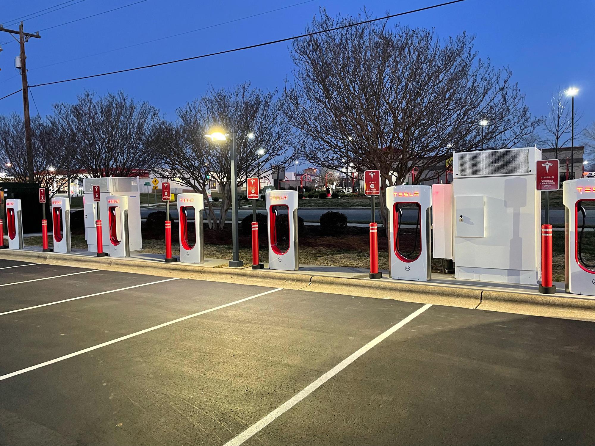 Lowes Foods of Clemmons Clemmons, NC EV Station