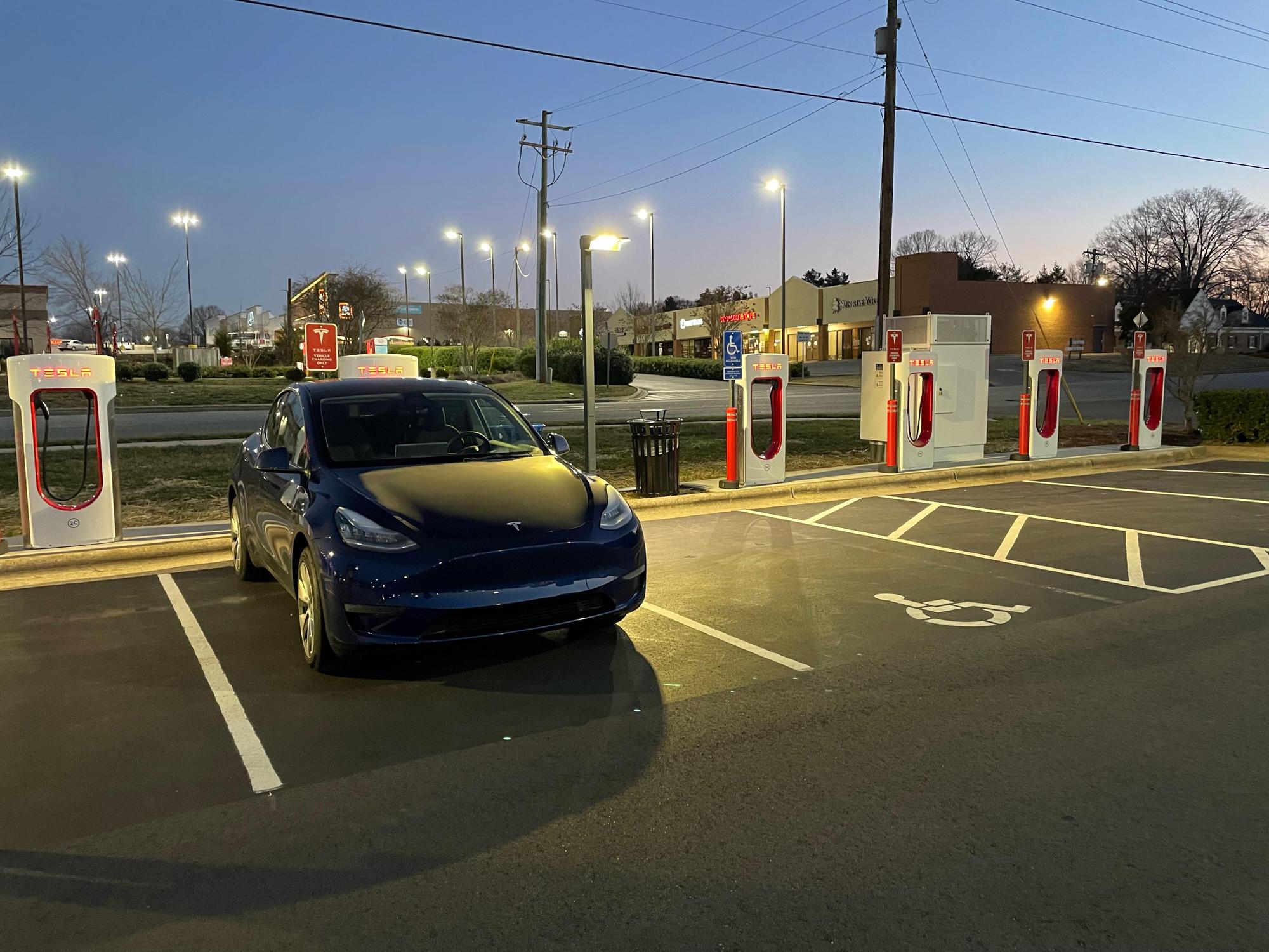 Lowes Foods of Clemmons Clemmons, NC EV Station