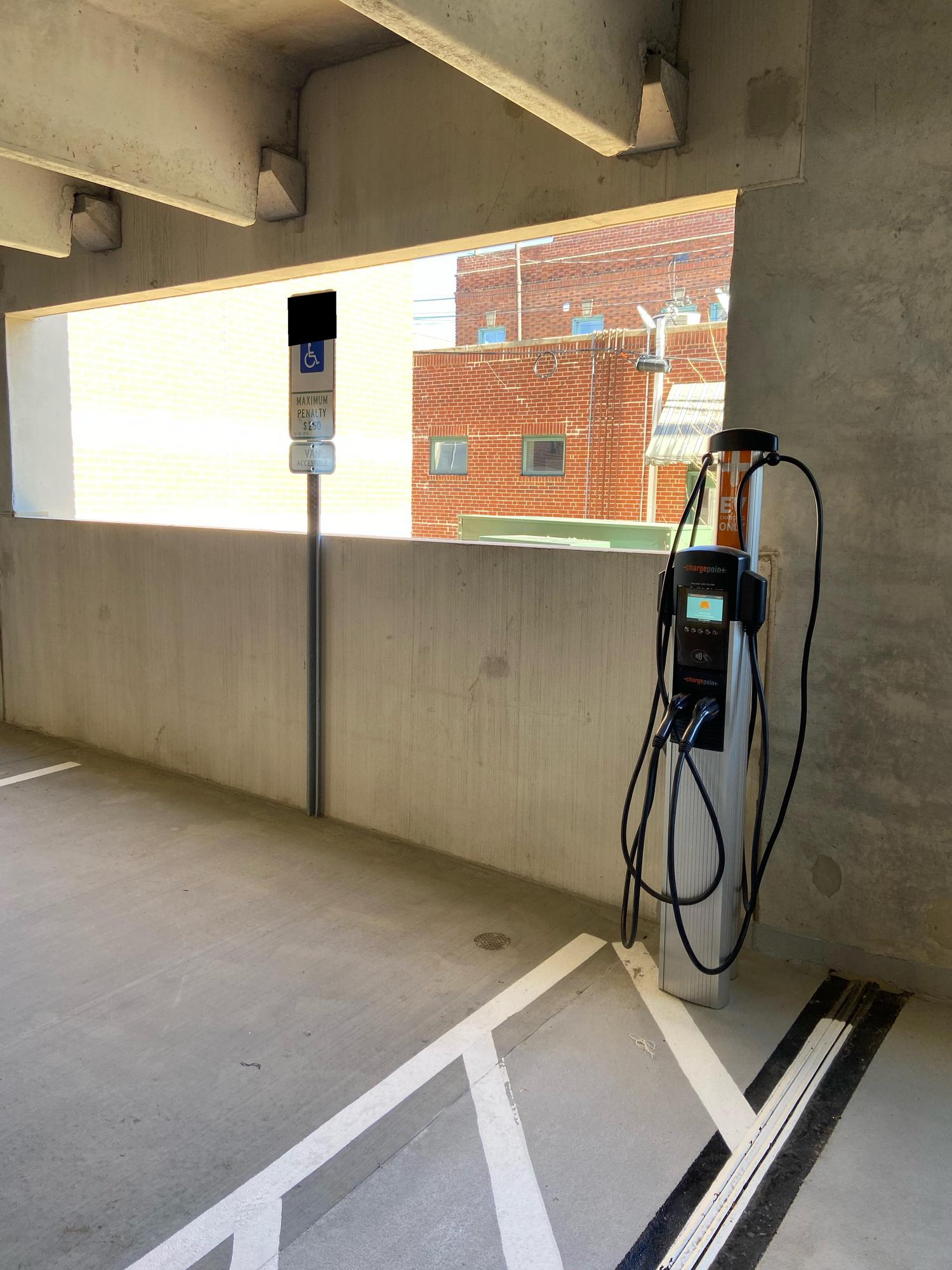 Hendersonville Parking Garage Hendersonville, NC EV Station
