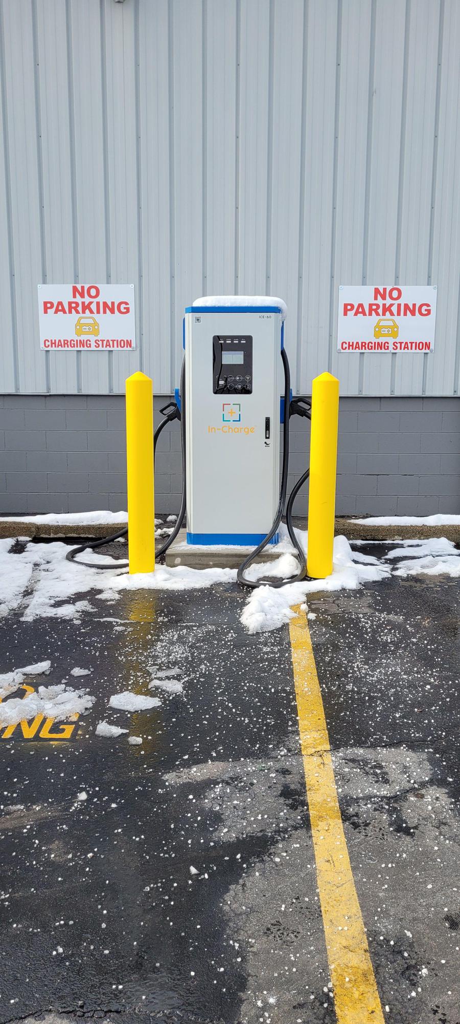 champion-hargreaves-chevrolet-royal-oak-mi-ev-station