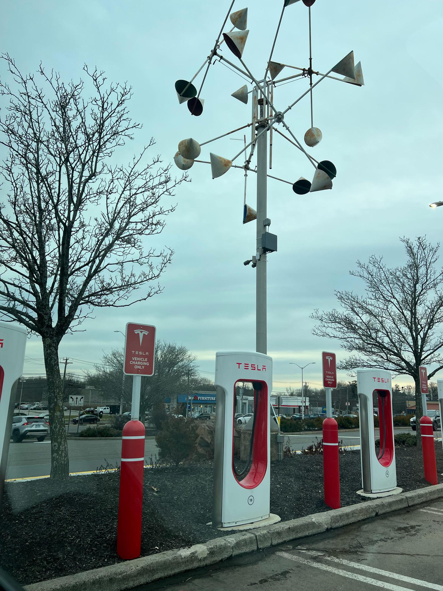 Hamden Plaza Hamden, CT EV Station