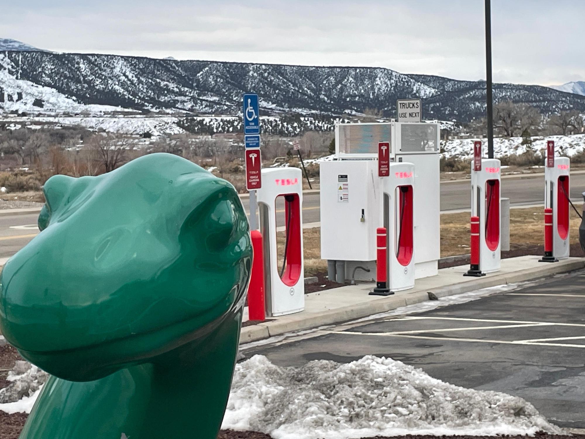 Grub & Scrub Parachute, CO EV Station
