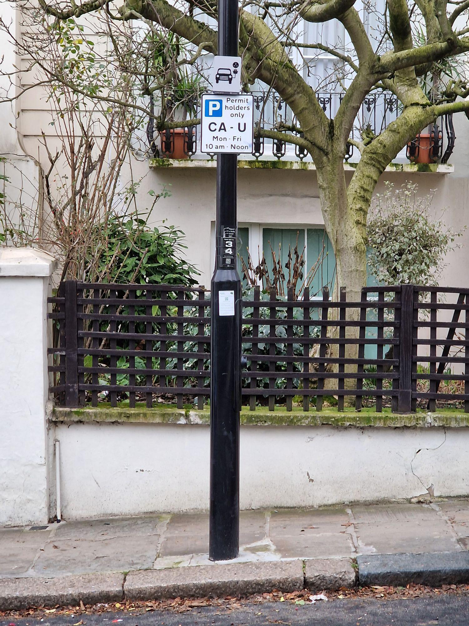 26 Highgate West Hill Parking 26 Highgate West Hill, London, N6 6NU, GBR EV Station