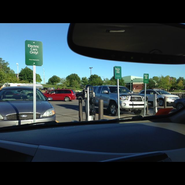 HyVee Lawrence, KS EV Station