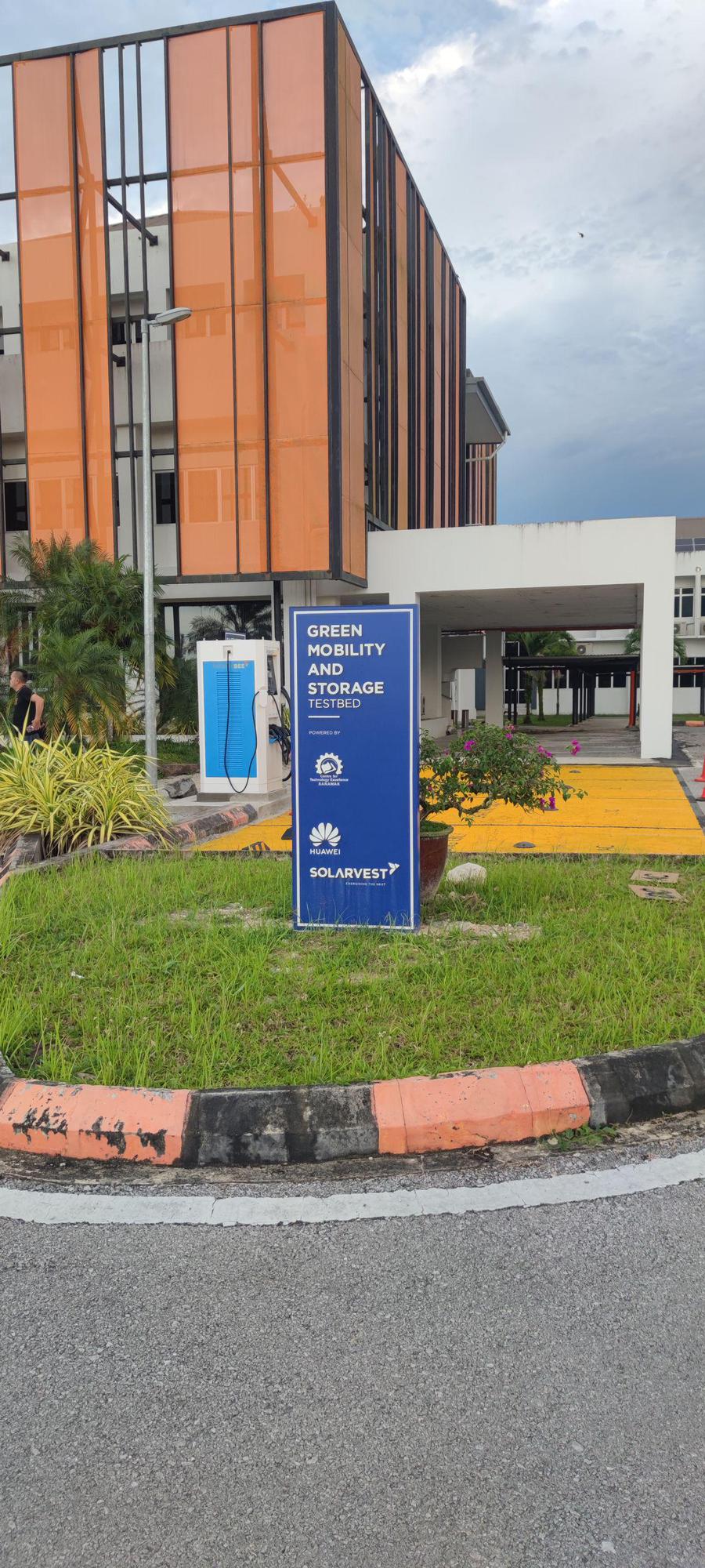 Powerbee CENTEXS (22 kW AC; 120 kW DC) Kuching, Sarawak EV Station