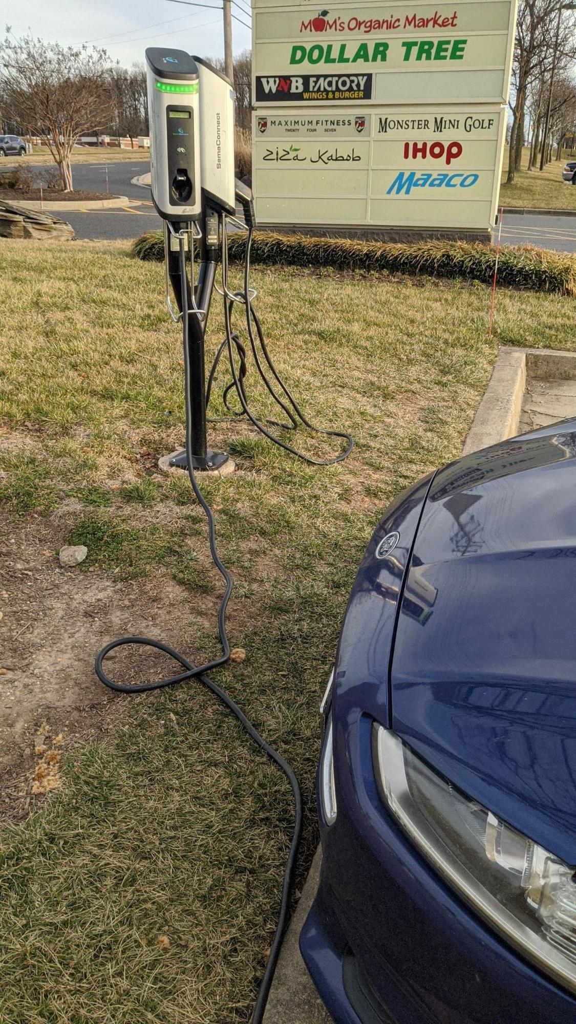 Ollie’s Shopping Center Jessup, MD EV Station