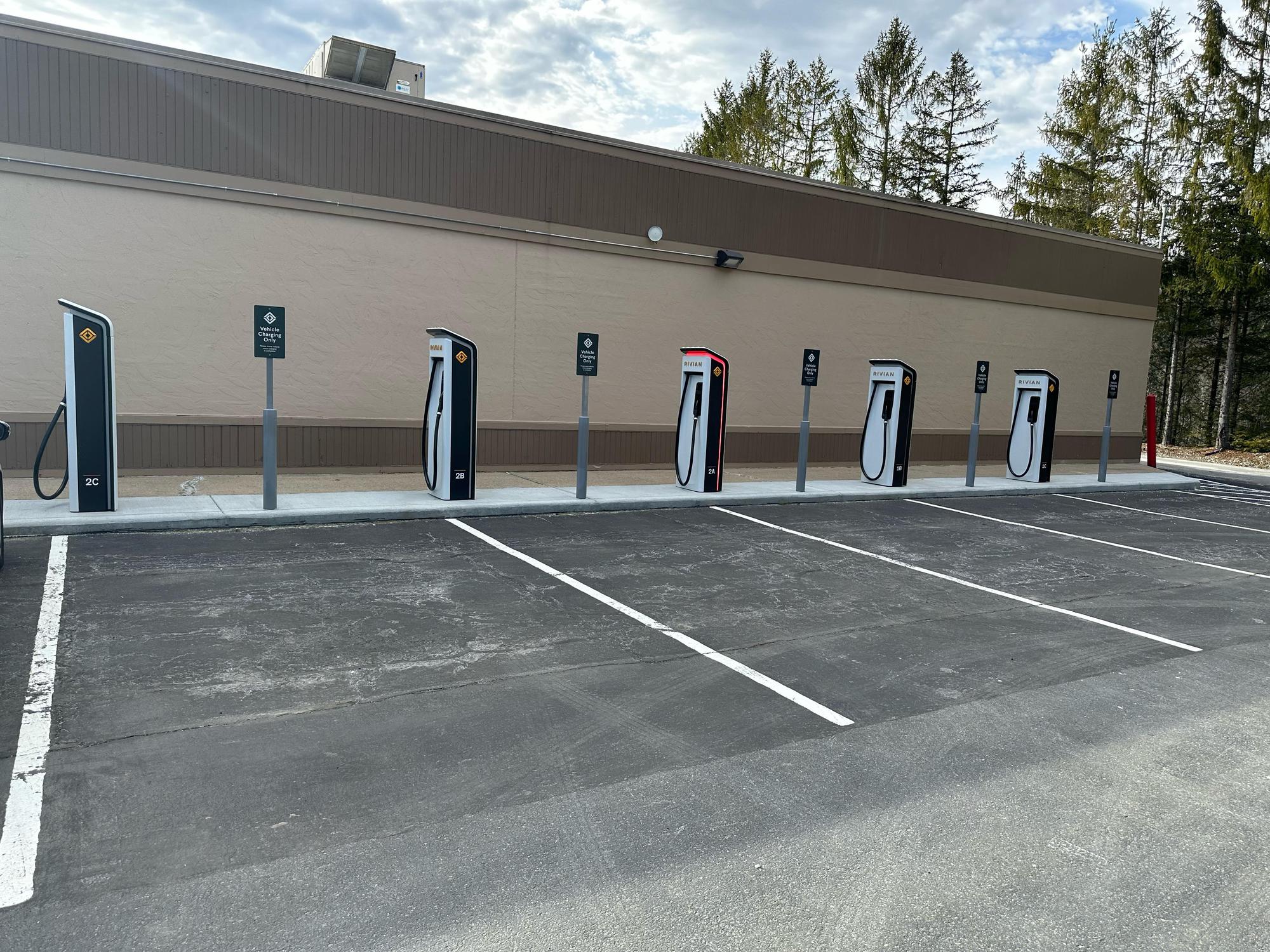 Tanger Outlets Blowing Rock Gap Factory Blowing Rock, NC EV Station