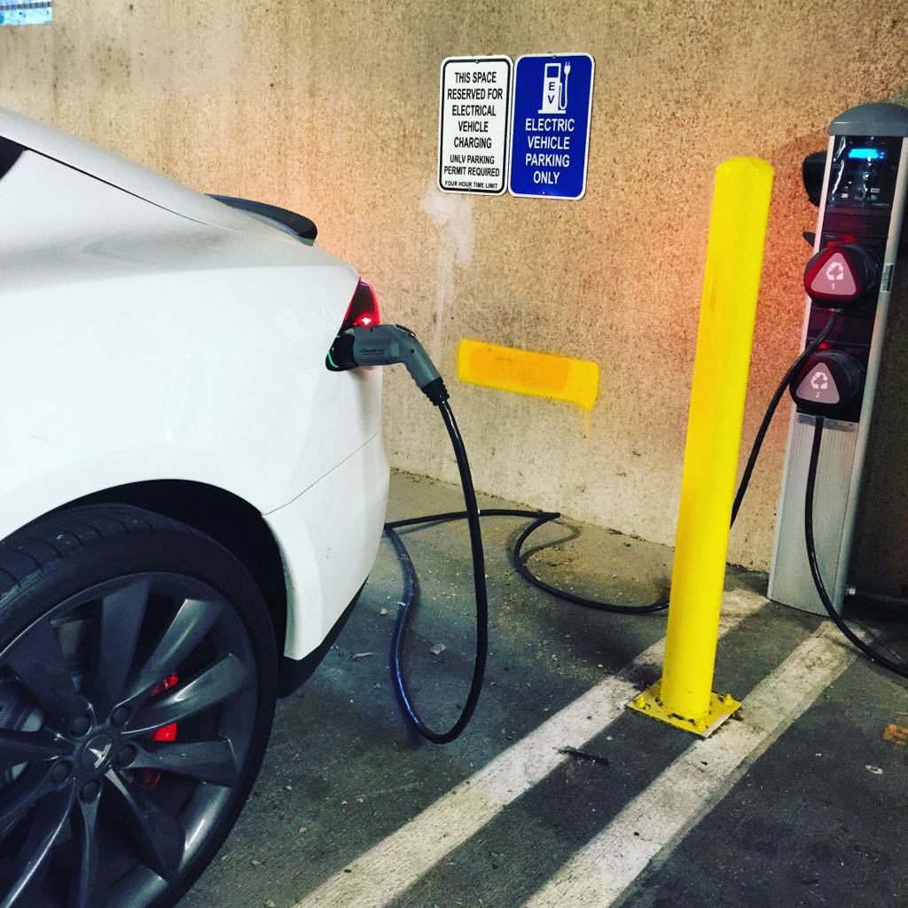 UNLV Cottage Grove Garage Las Vegas, NV EV Station