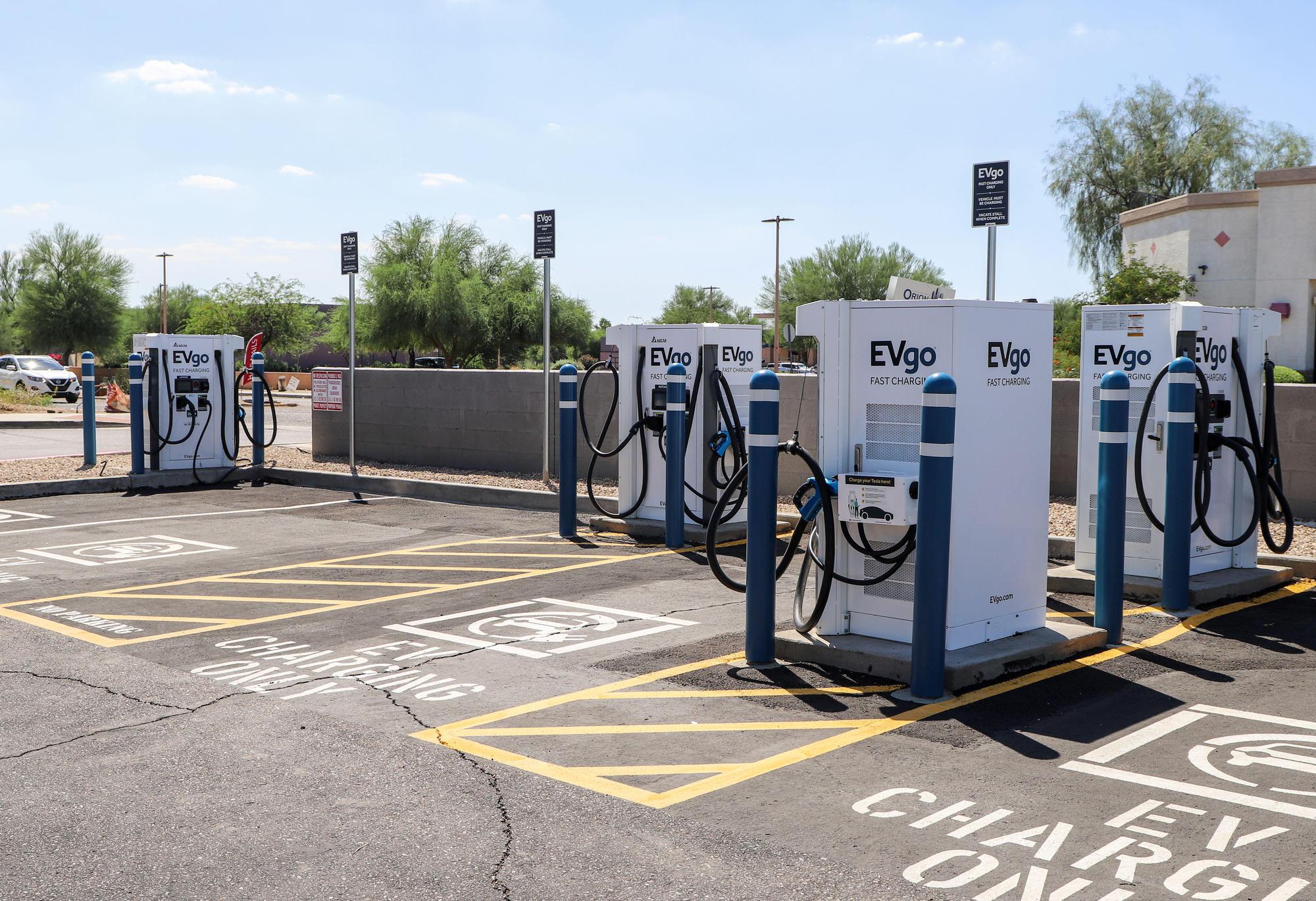 Metro North Corporate Park Best Buy Phoenix, AZ EV Station