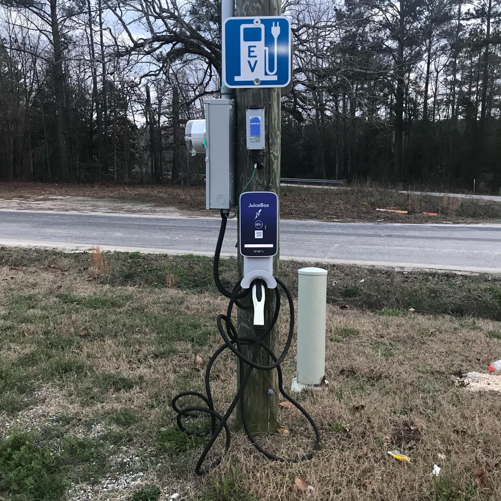 Ronald Fountain's Store SC EV Station