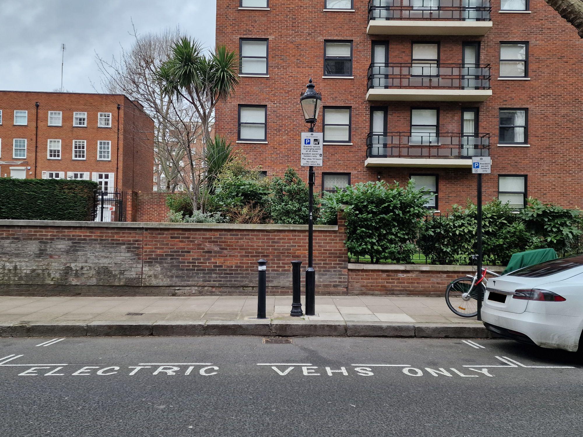 3A Ennismore Gardens Parking 3A Ennismore Gardens, London, SW7 1NL