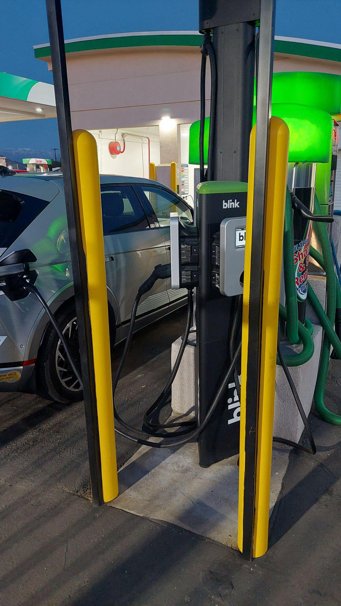 Perris Gas and Mart Sinclair Perris, CA EV Station