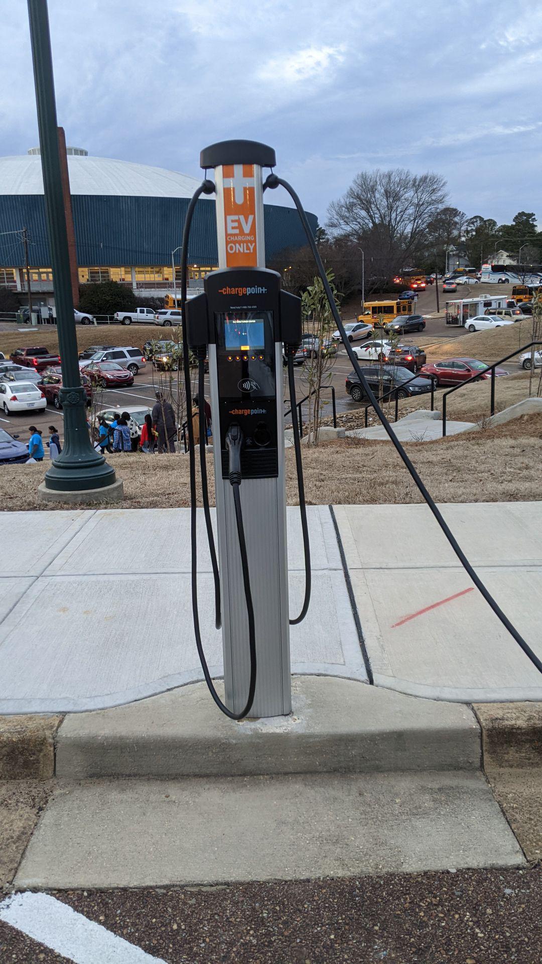 rear-turner-center-ole-miss-university-ms-ev-station