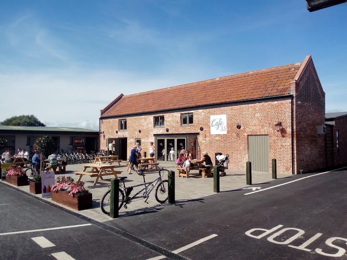 Cafe 33 brean 11 Weston Rd , BurnhamonSea , TA8 2RL ,UK EV Station