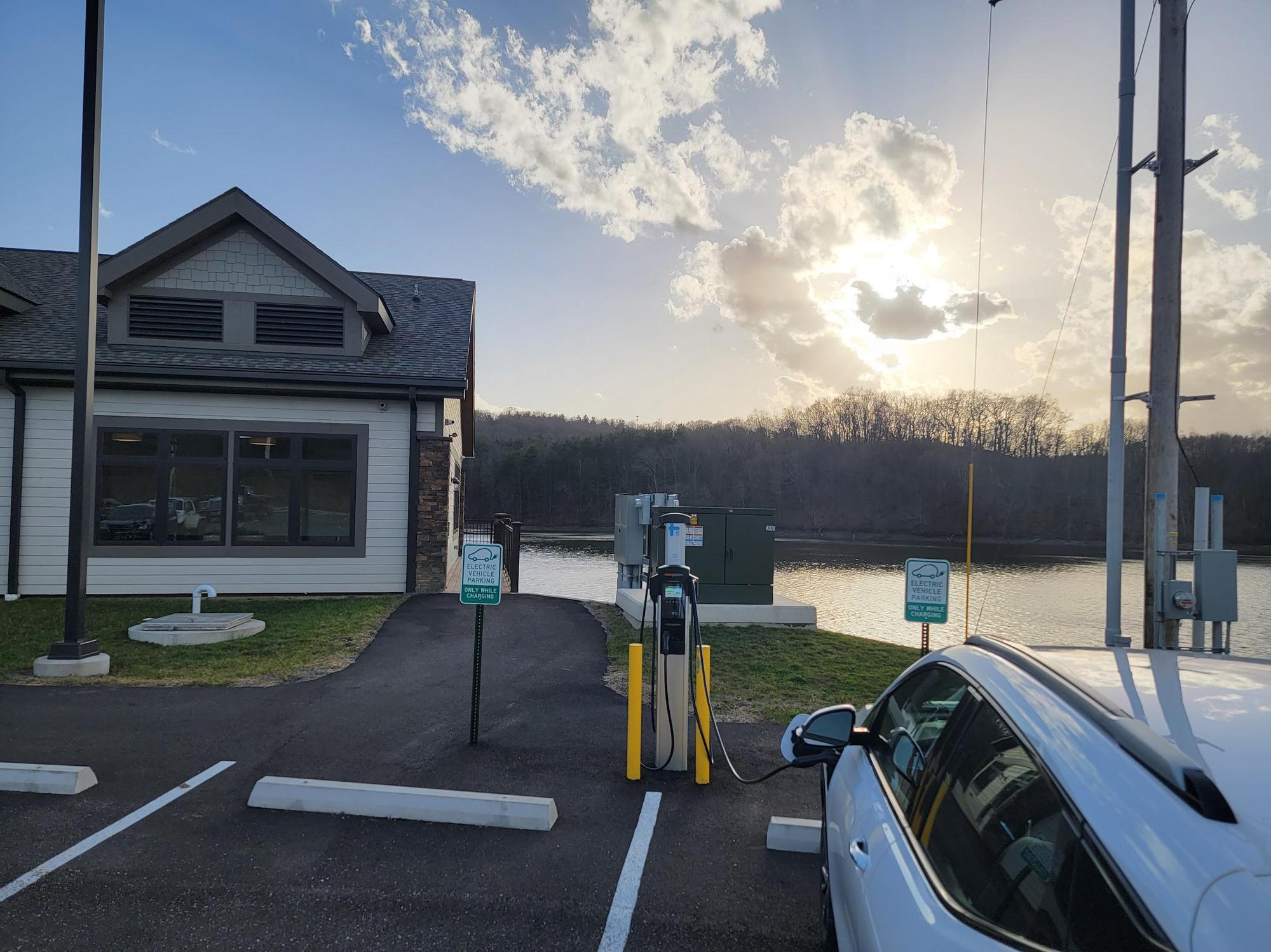 Tappan Lake Marina Scio, OH EV Station