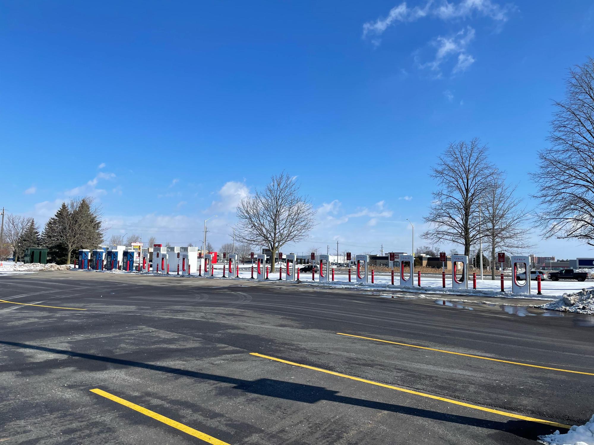 Canadian Tire (2) Brantford, ON EV Station