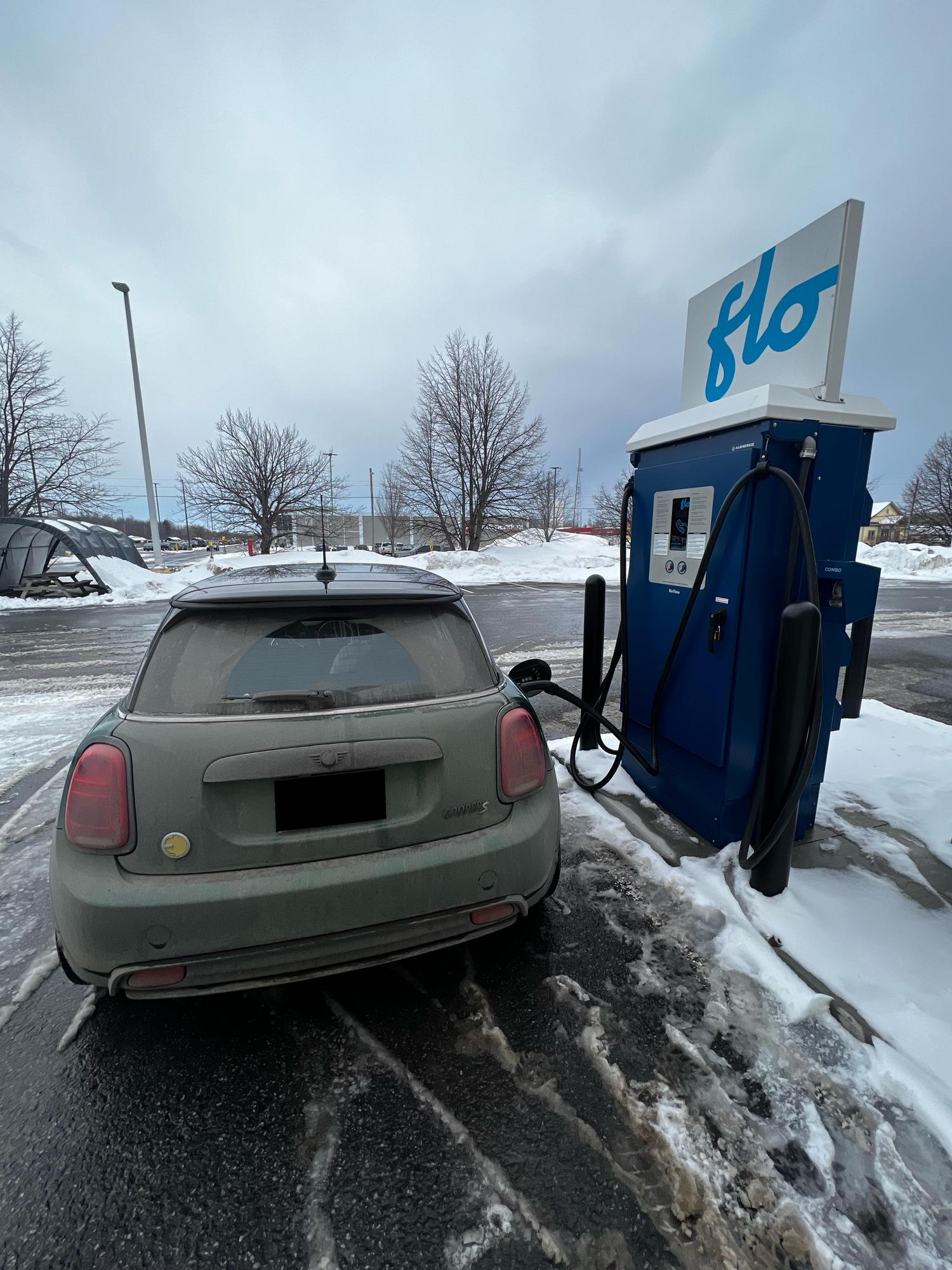 Canadian Tire Hawkesbury Hawkesbury, ON EV Station