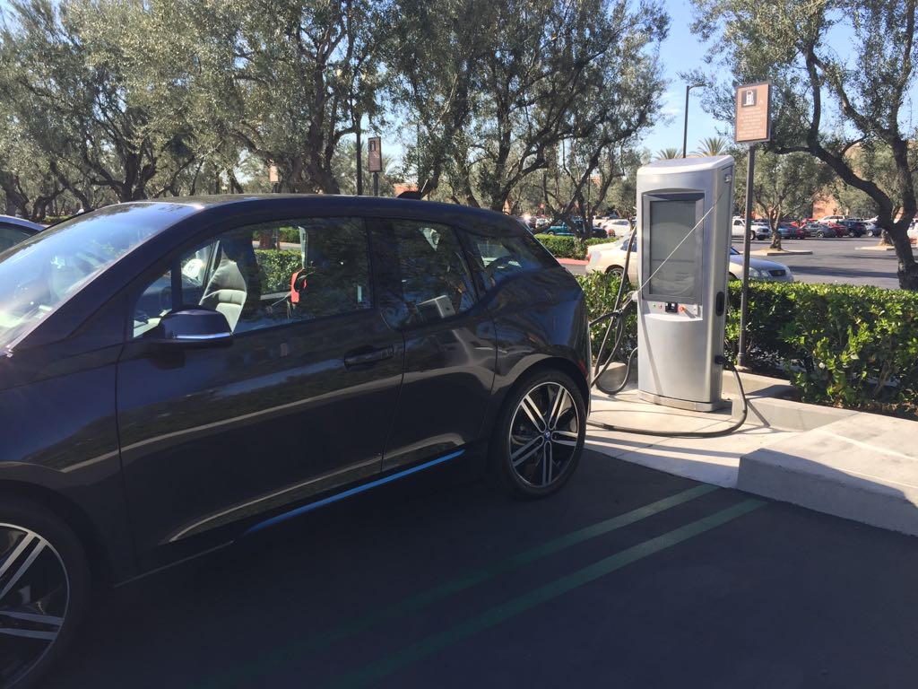 Woodbury Town Center Chipotle Irvine, CA EV Station