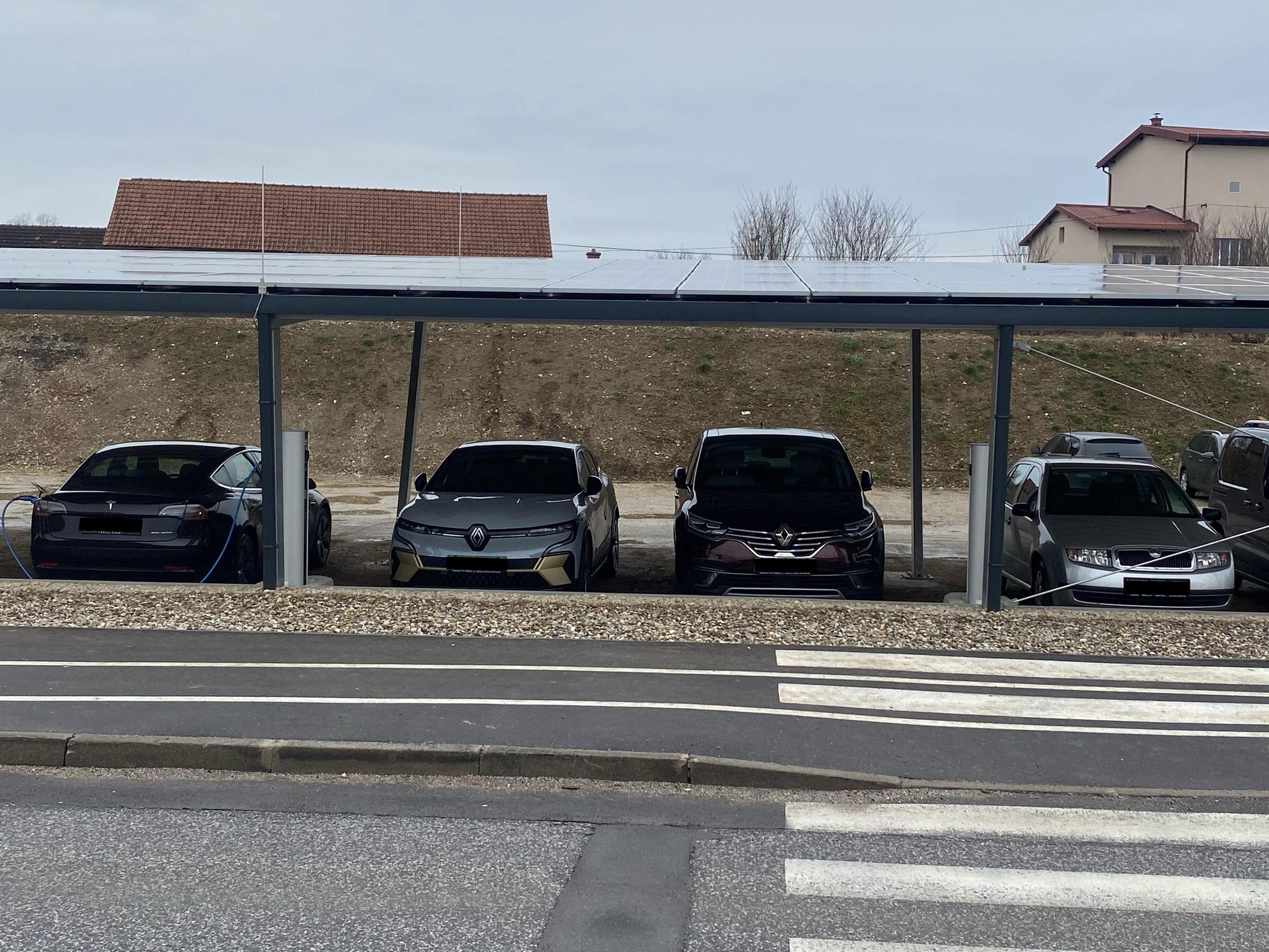 Restavracija De Poncho Ptuj Rogozni ka Cesta 20 2250 Ptuj EV Station restavracija-de-poncho-ptuj-rogozni-ka-cesta-20-2250-ptuj-ev-station