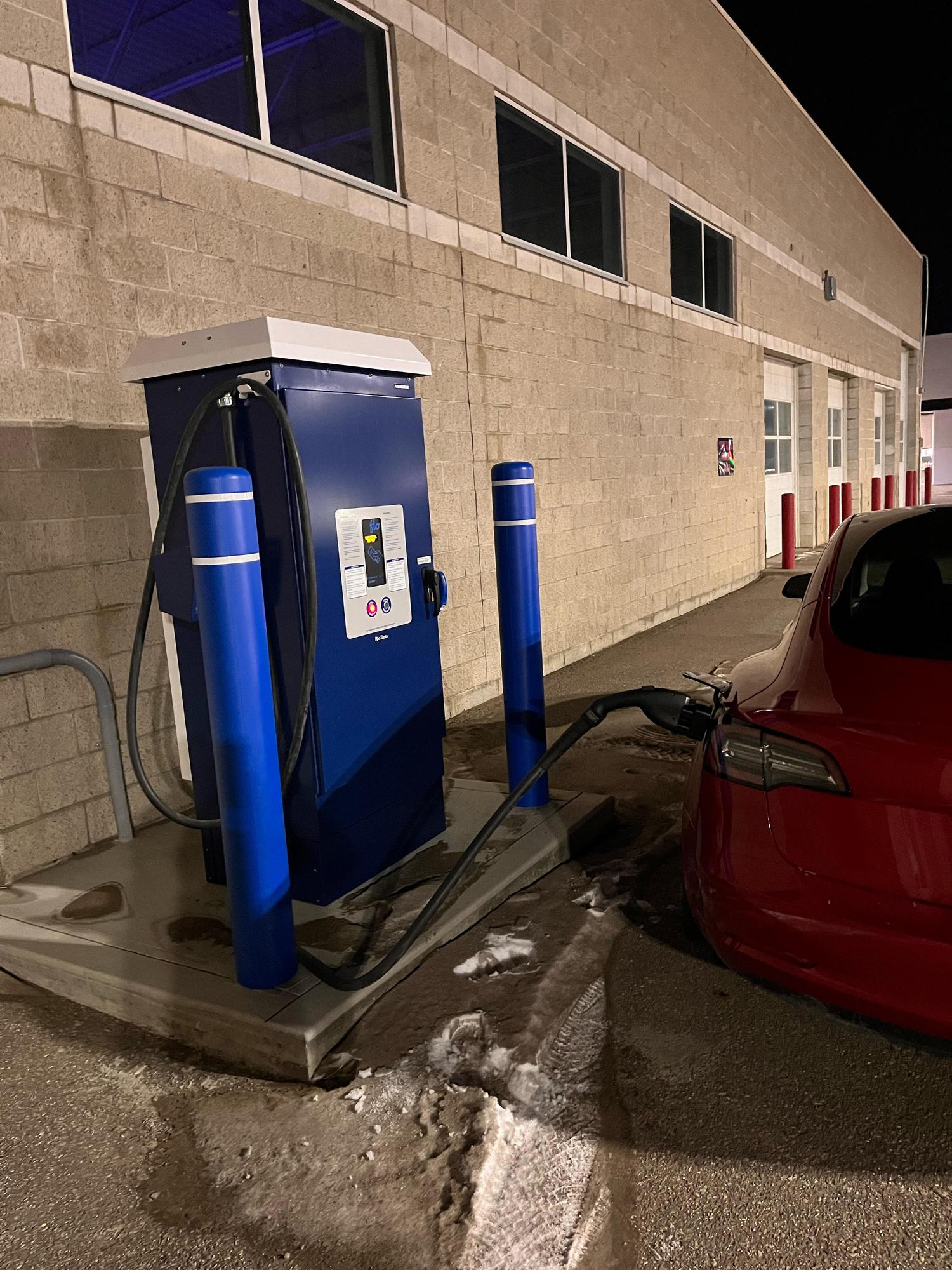 Davis GMC Buick Lethbridge Lethbridge, AB EV Station