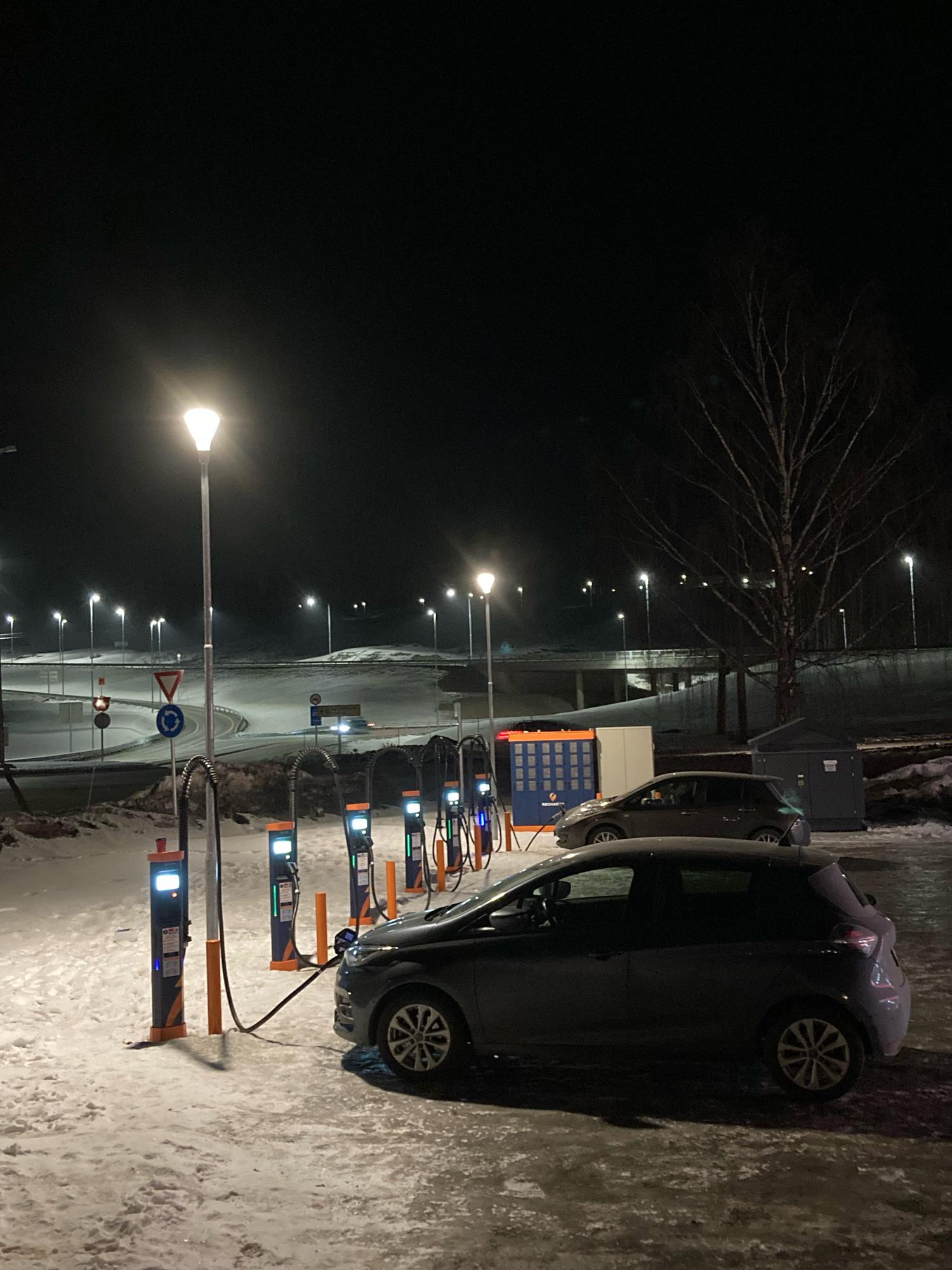 Esso Jaren Nordre Ålsvegen 2, 2770 Jaren, Norway EV Station