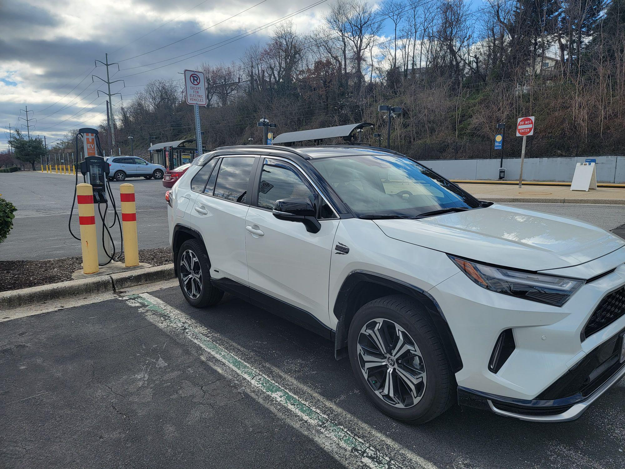 MTA North Linthicum Light Rail Station Linthicum Heights, MD EV Station