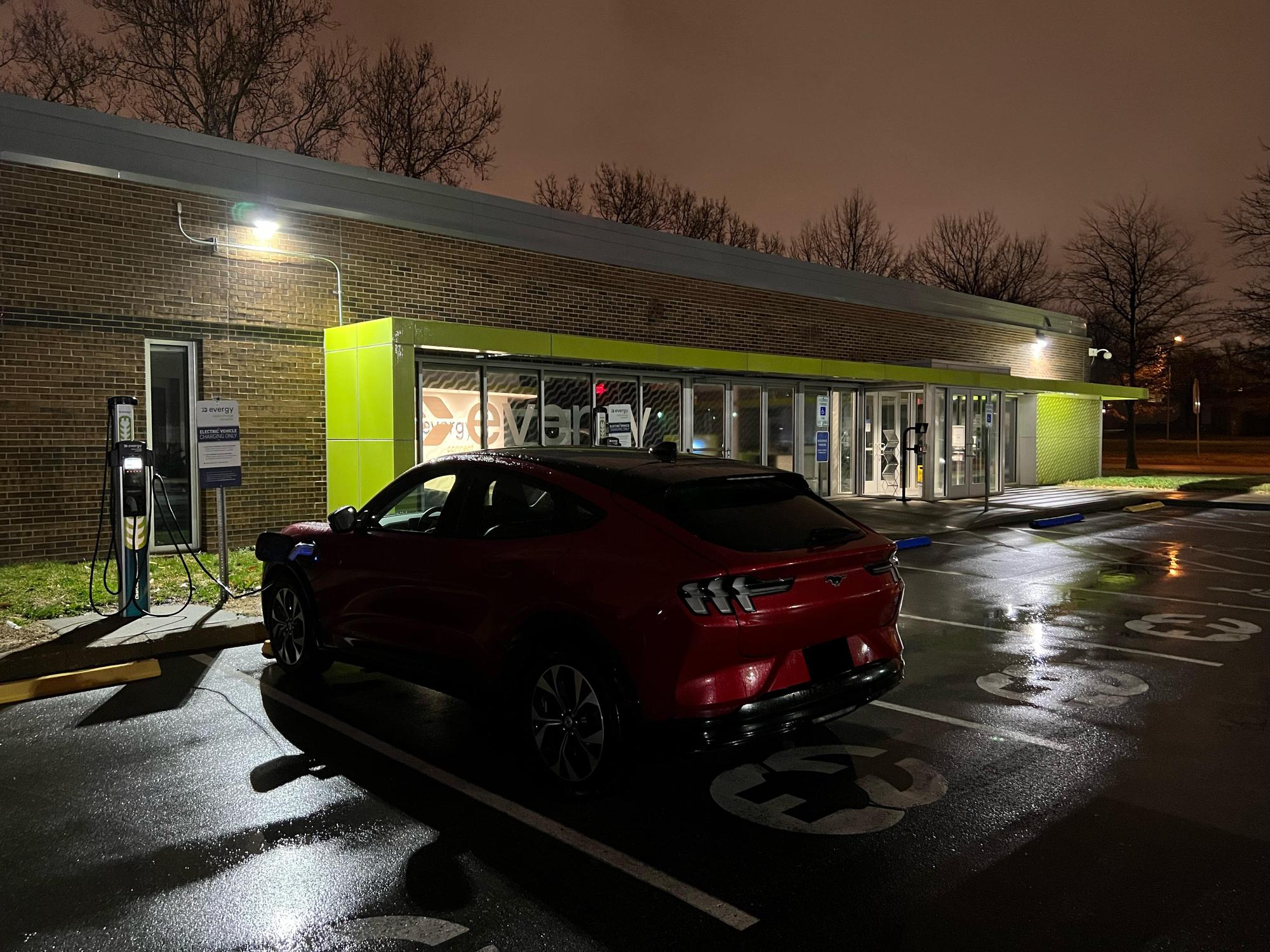 Evergy Connect KCMO, MO EV Station