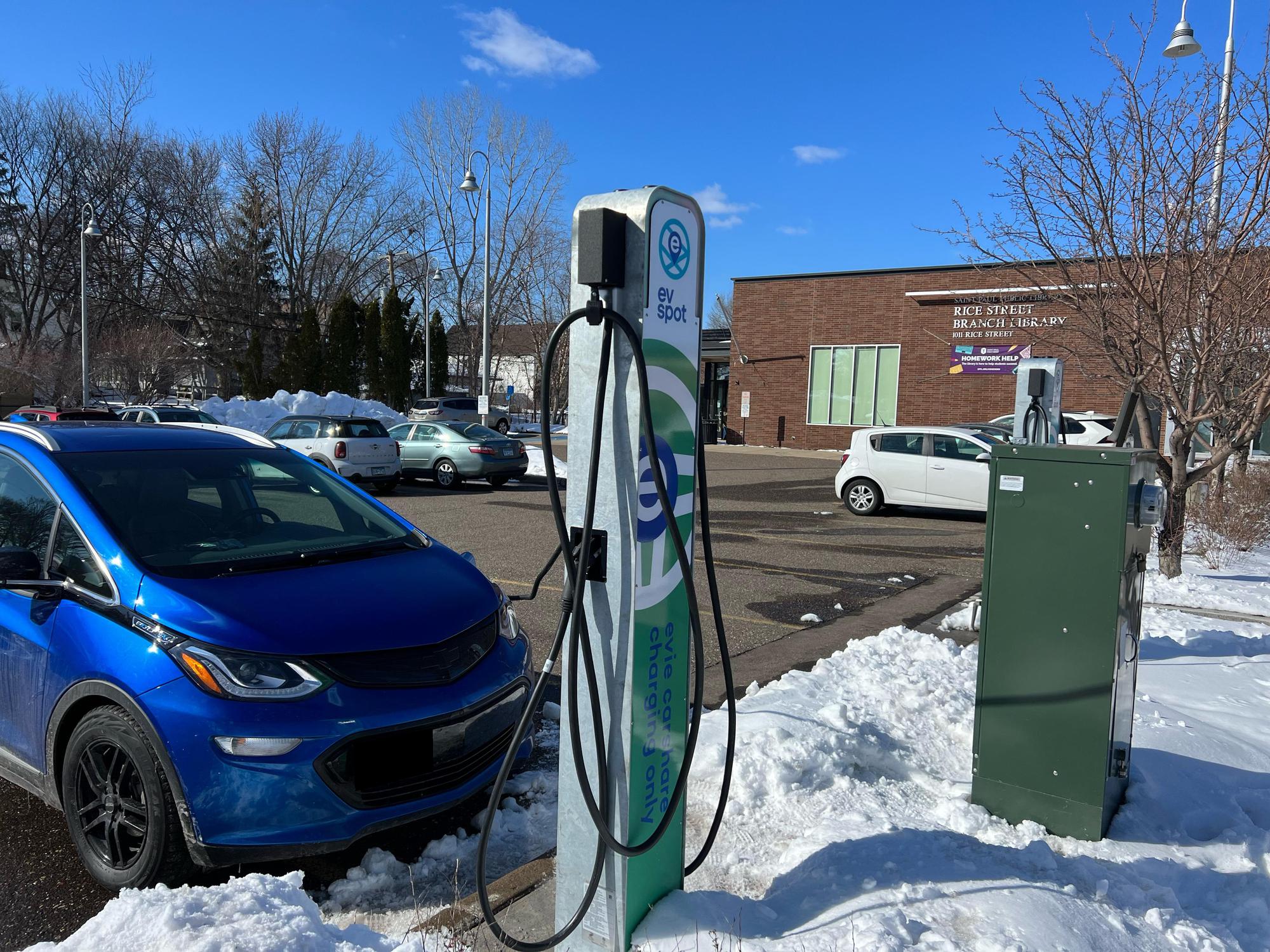 Rice St Branch St Paul Public Library St Paul, MN EV Station