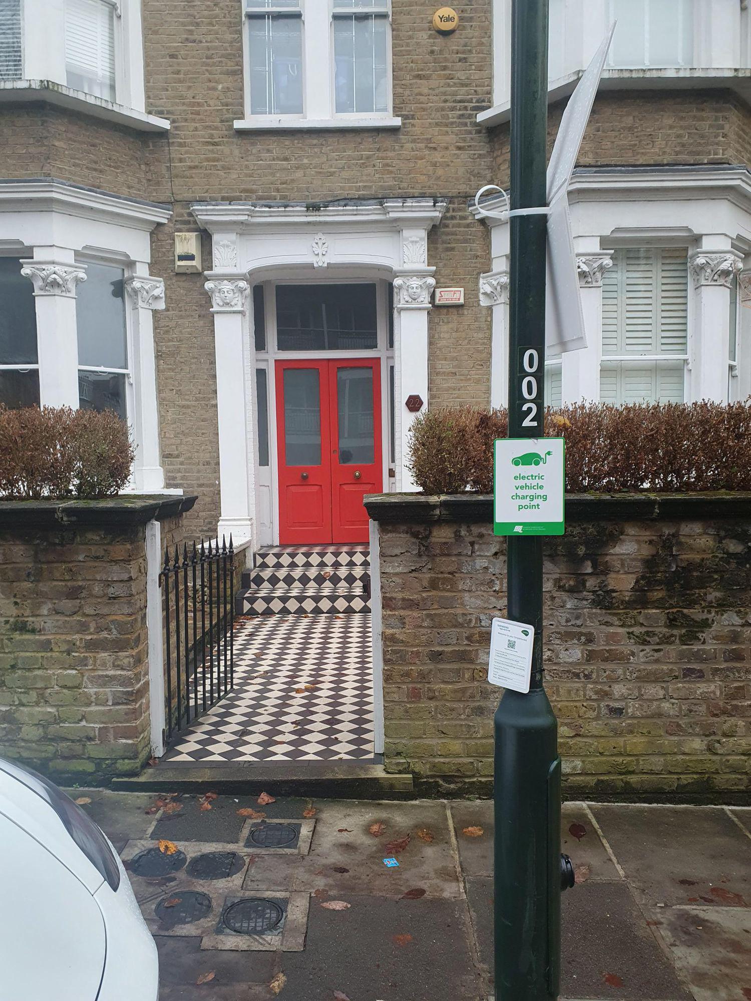 1 Cardigan Road Parking 1 Cardigan Road, London, TW10 6BJ, GBR EV