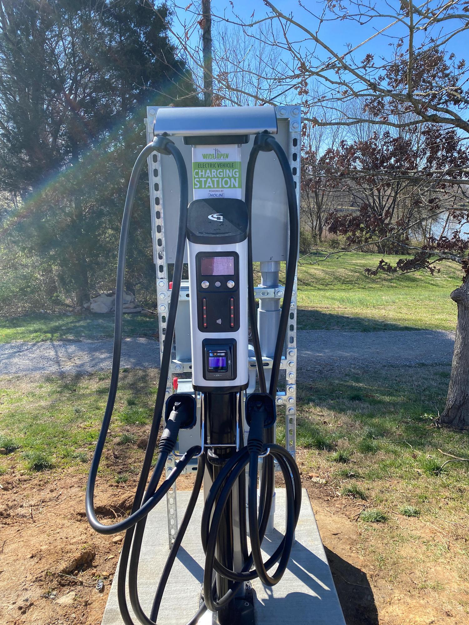 Freeman Lake Ring Rd Gravel Lot Elizabethtown, KY EV Station