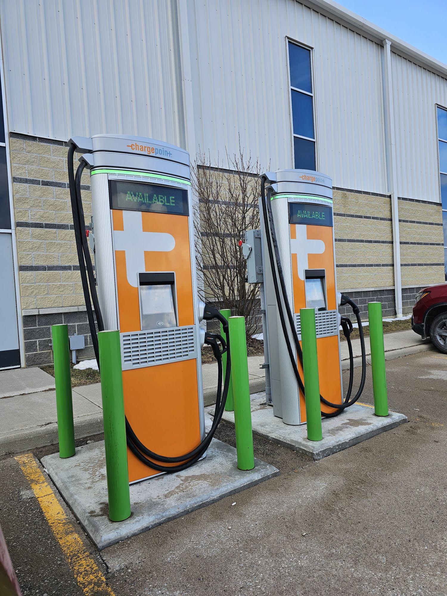 Trisan Center Schomberg, ON EV Station