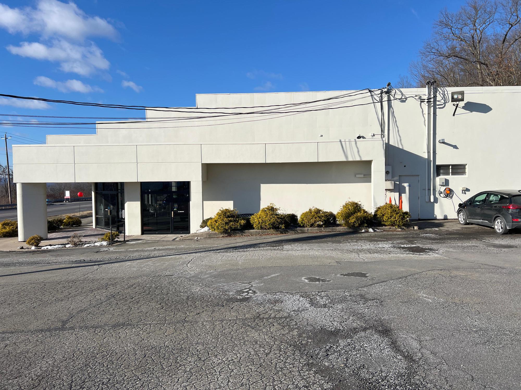 Matthews Planet Kia | Blakely, PA | EV Station