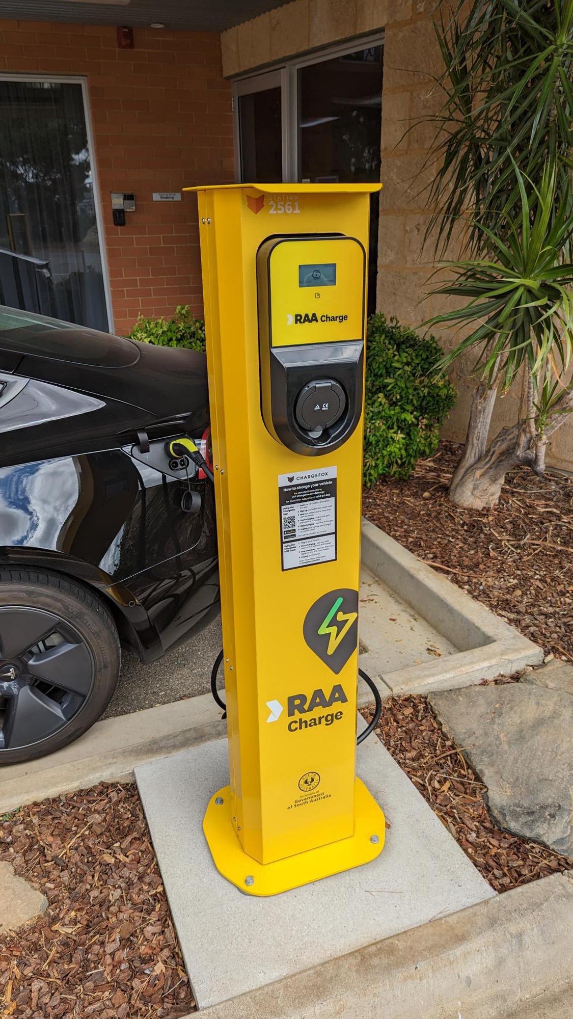 Strath Motel Reception Strathalbyn, SA EV Station