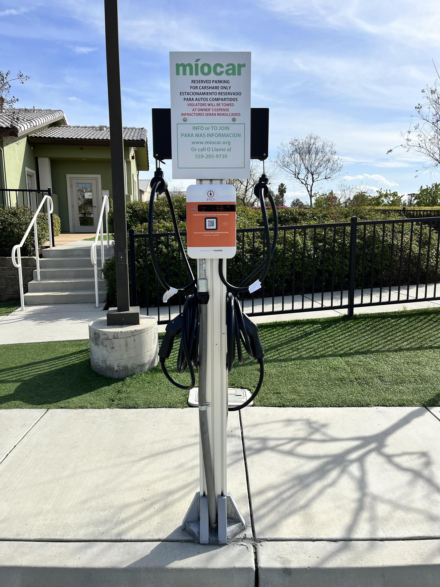 Rancho Lindo Lamont, CA EV Station