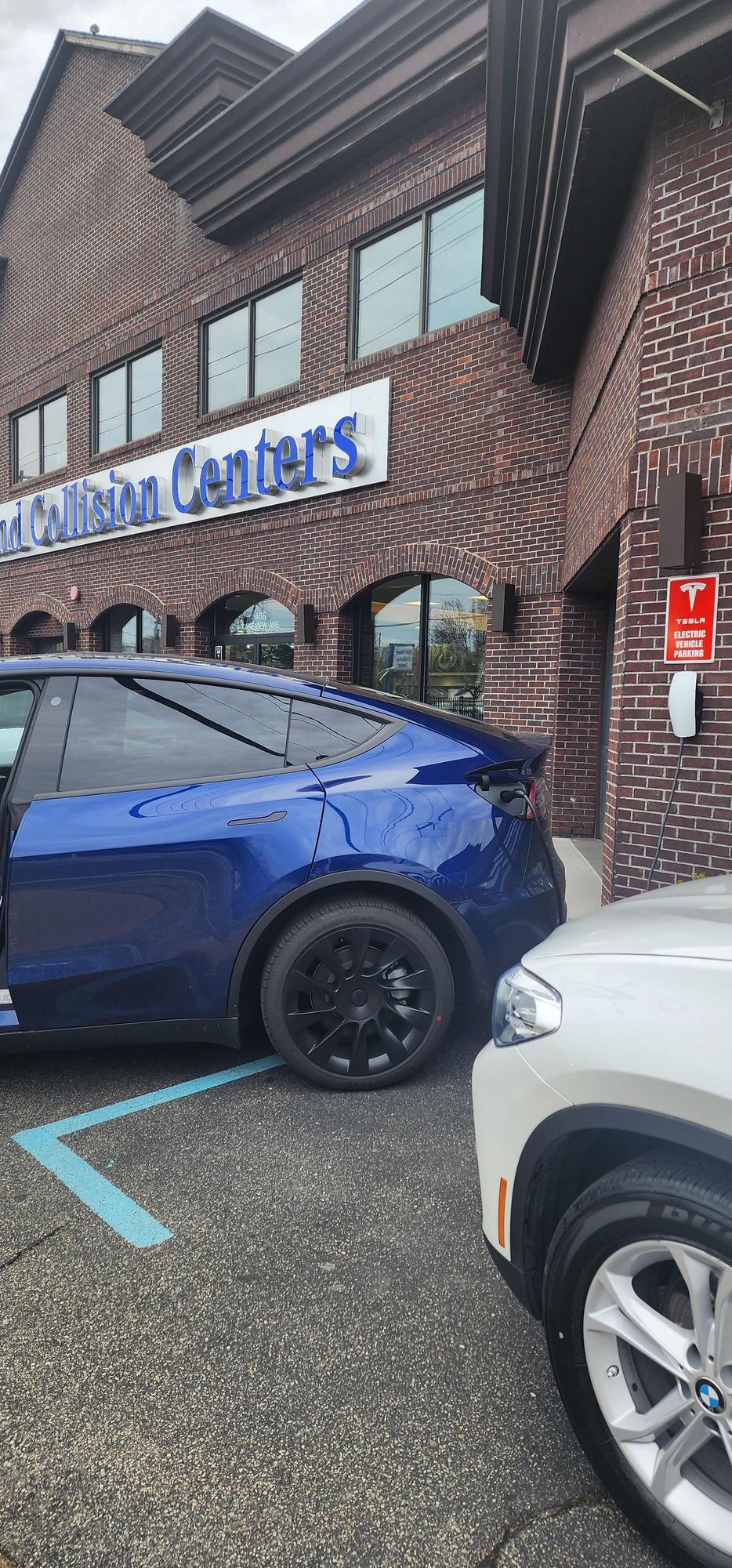 Mid Island Collision Rockville Centre, NY EV Station