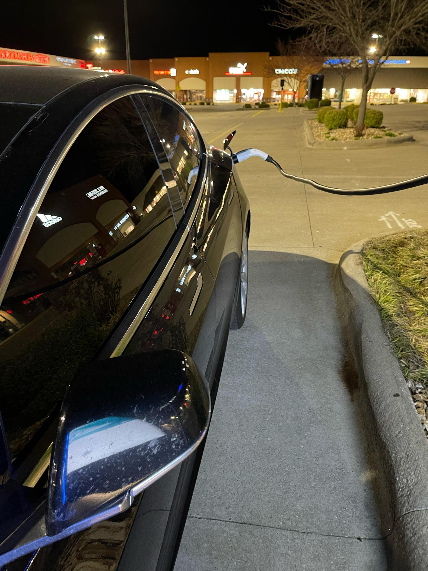 Tanger Outlets Kate Spade Branson, MO EV Station