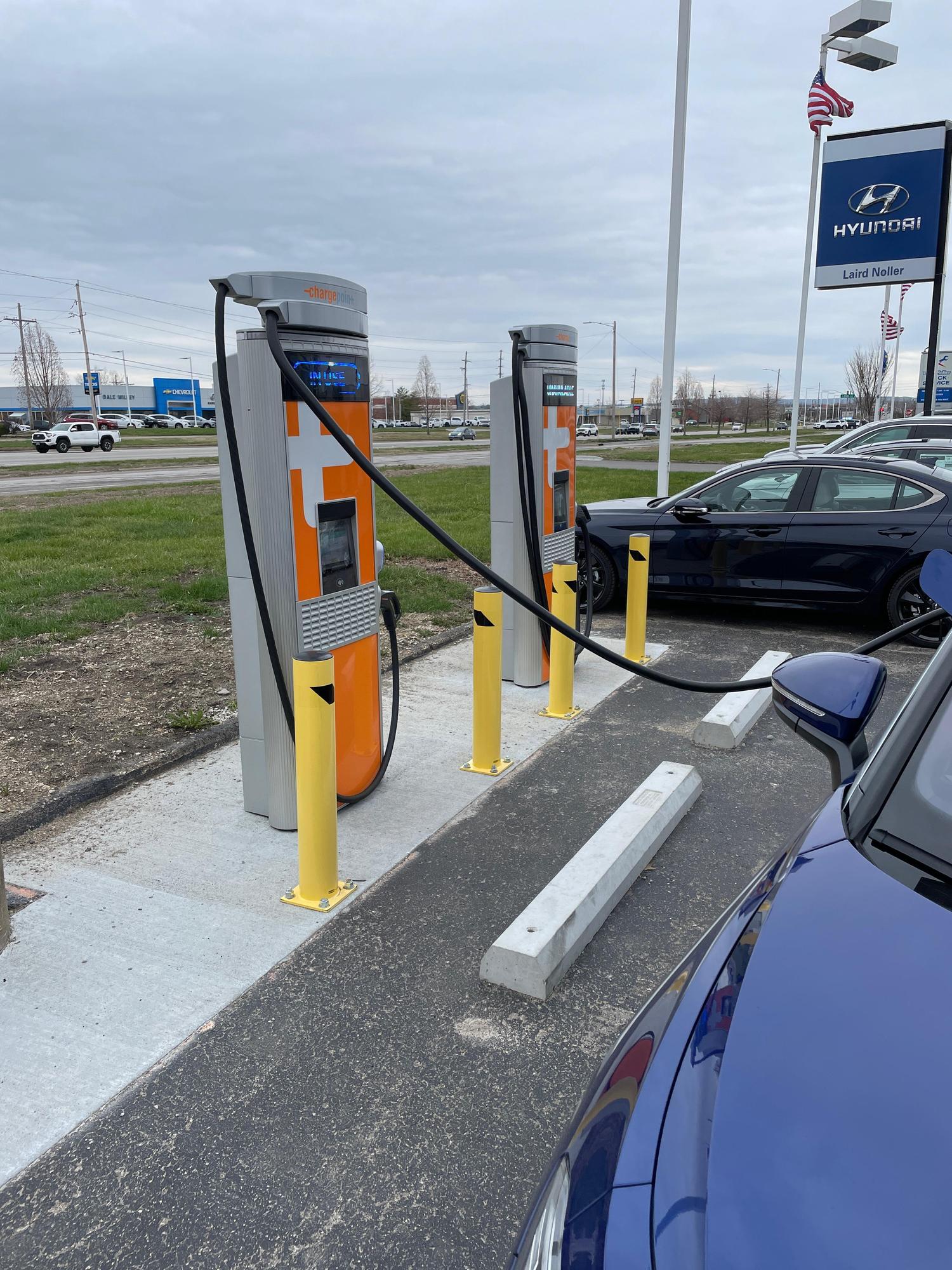 Laird Noller Hyundai Lawrence, KS EV Station