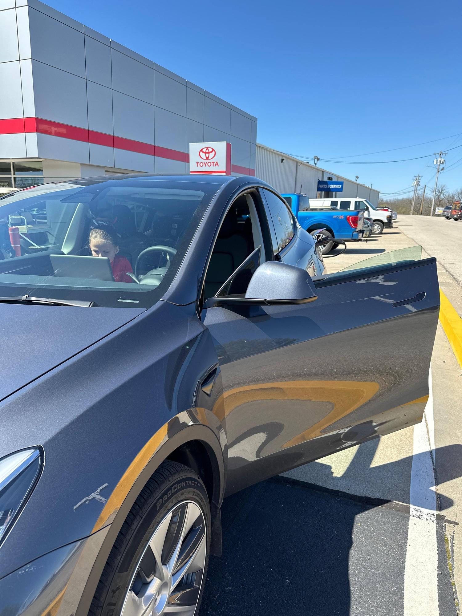 Baldwin Ford Toyota Poplar Bluff, MO EV Station