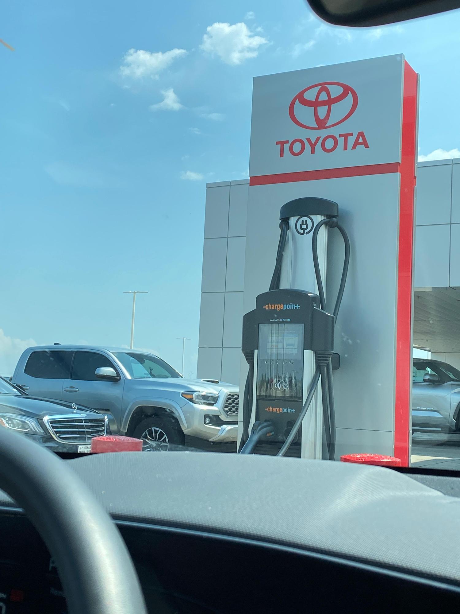 Mike Shaw Toyota Robstown, TX EV Station