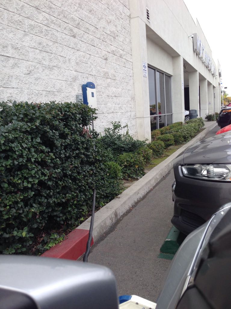 Worthington Ford Long Beach, CA EV Station