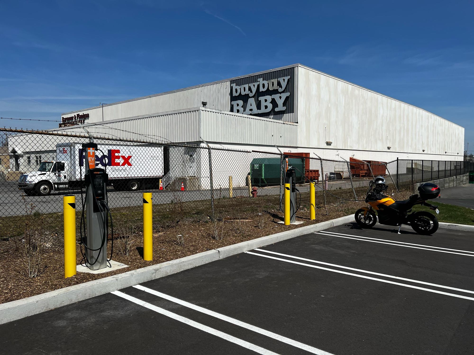Carvana Long Island Garden City, NY EV Station