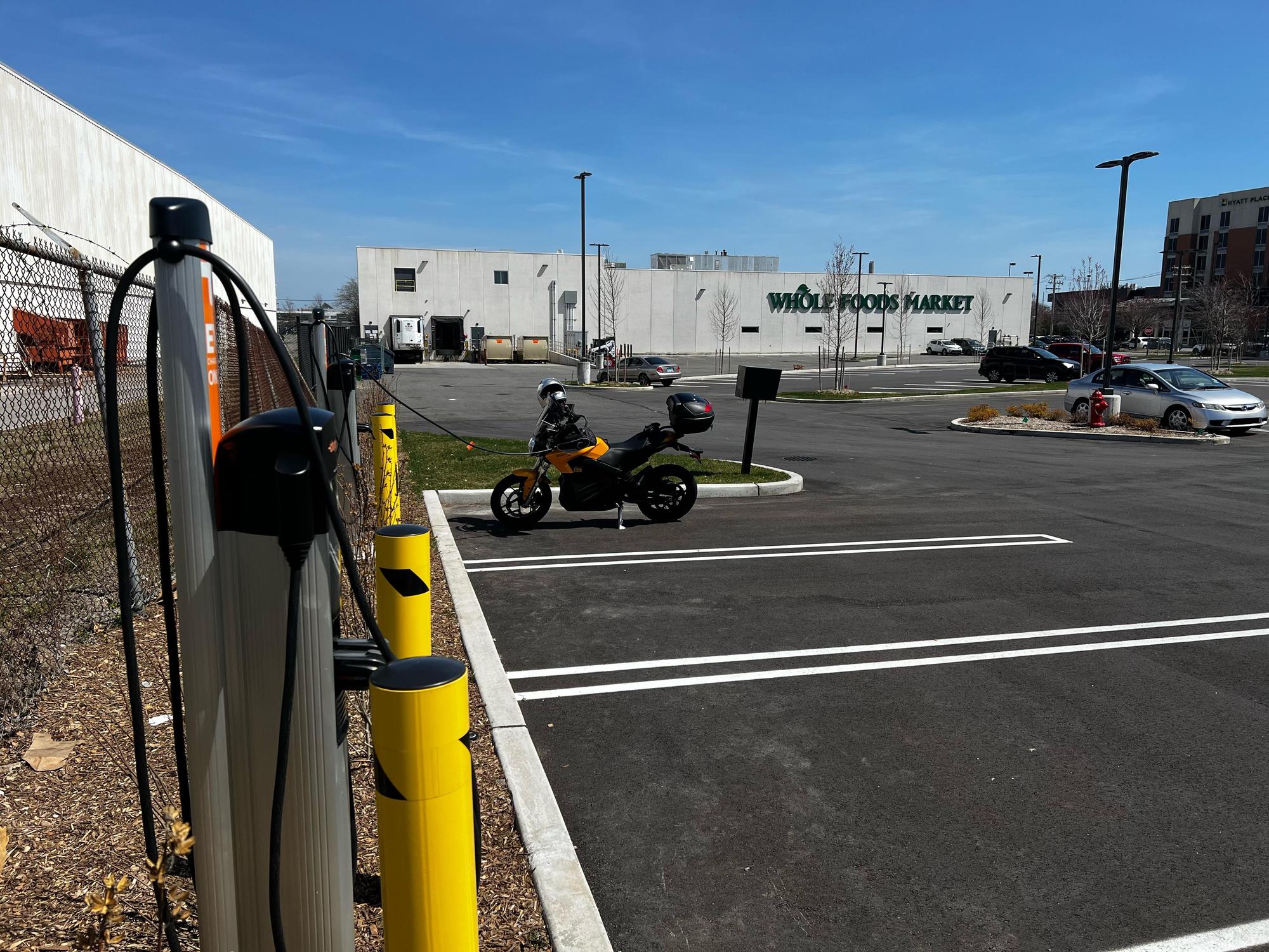 Carvana Long Island Garden City, NY EV Station